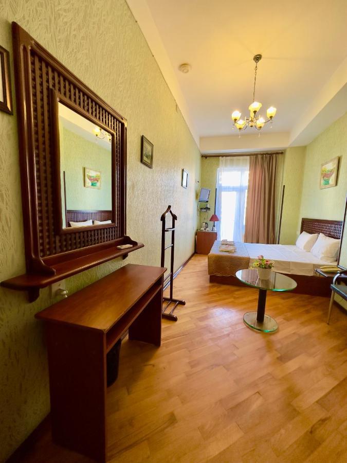 Nur Hotel & Terrace Cafe Baku Exterior foto