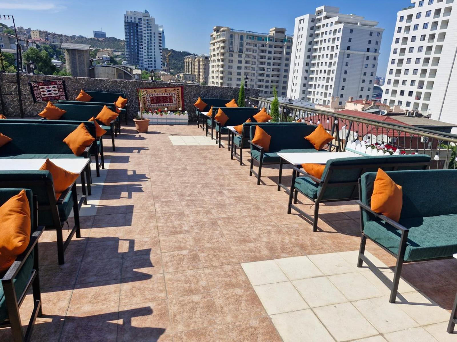 Nur Hotel & Terrace Cafe Baku Exterior foto